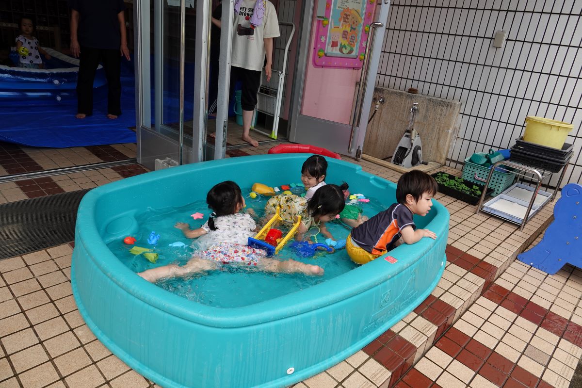 8月8日（火）ぼたんぐみの水量が増えたプール