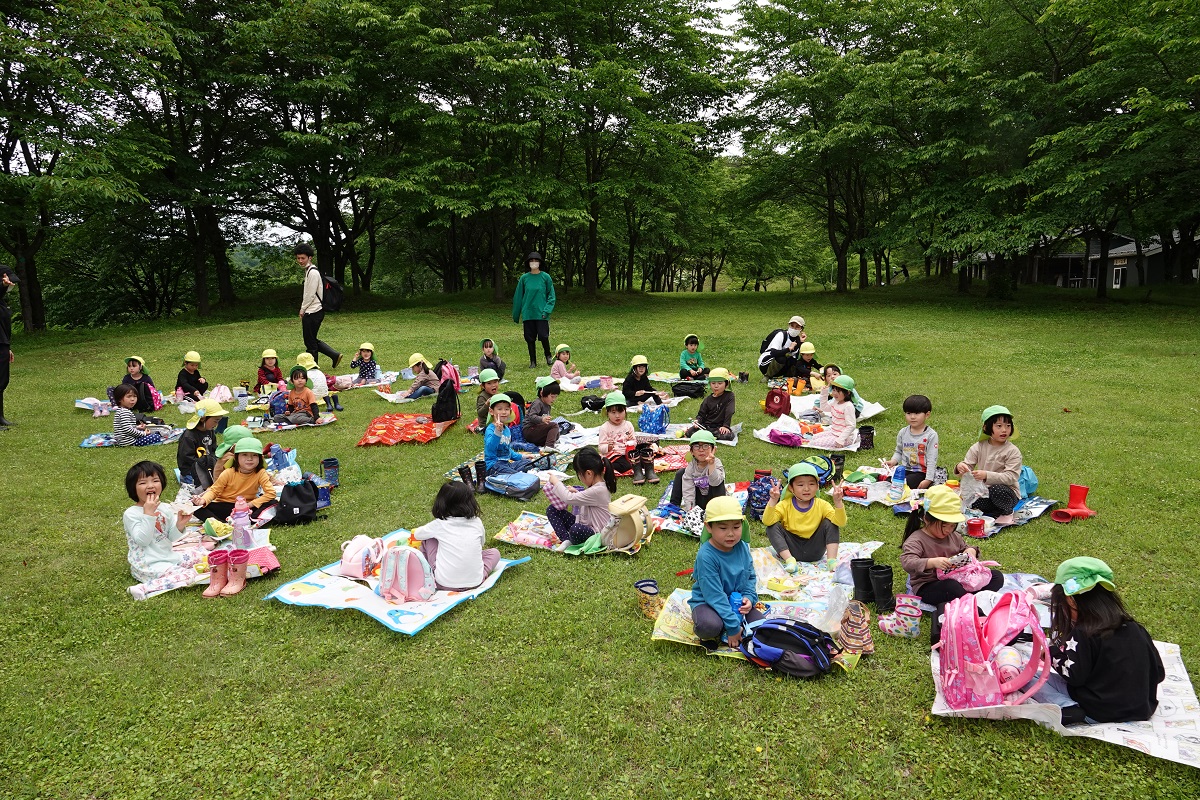 5月25日（木）年中のサツマイモ植え