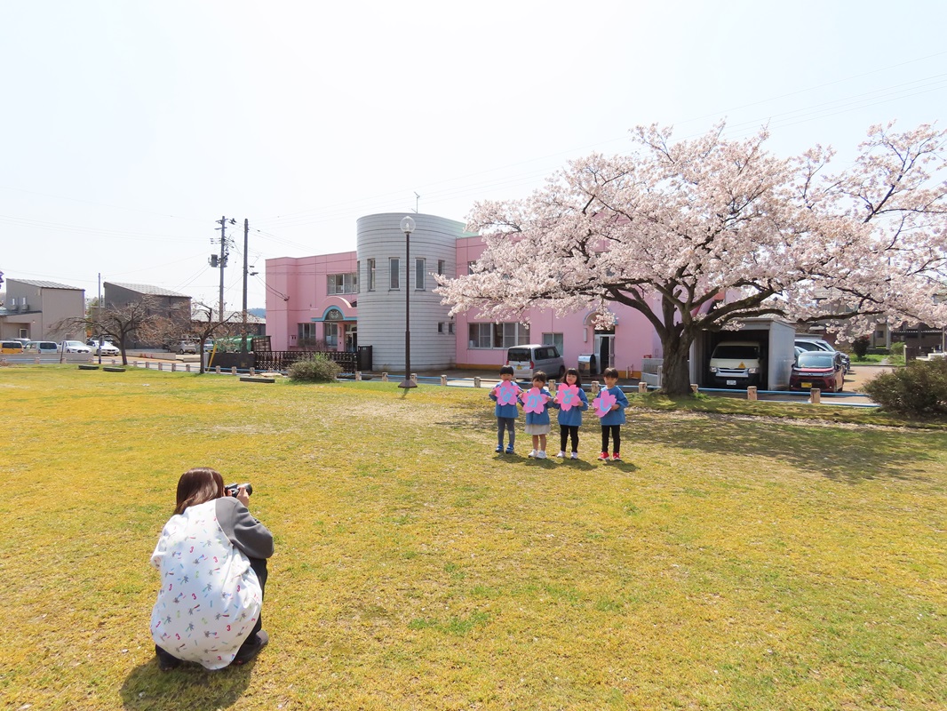 4月17日（木） 桜の木の下で
