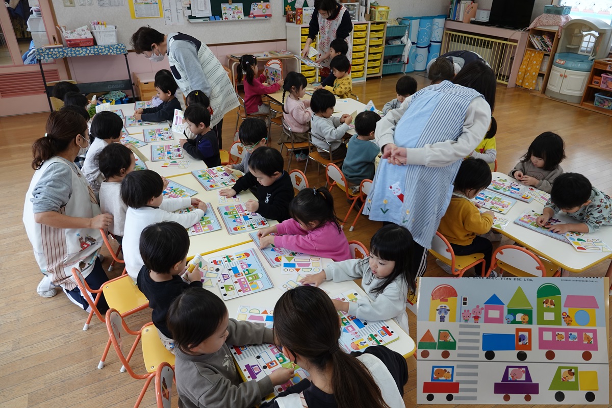 12月27日（水）ぼたんぐみのシール貼り