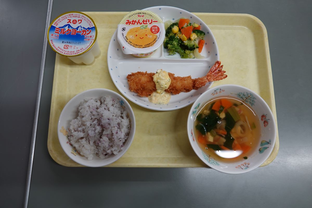 12月15日（金）12月お誕生会の給食