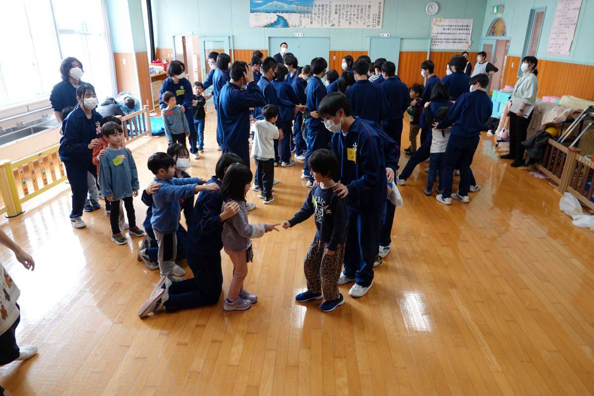 見附中学校３年１組来園
