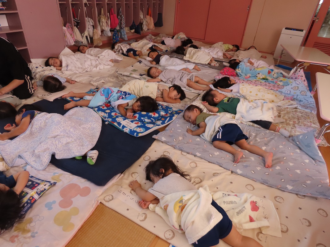 ９月３０日（月） ばら組 お昼寝の様子