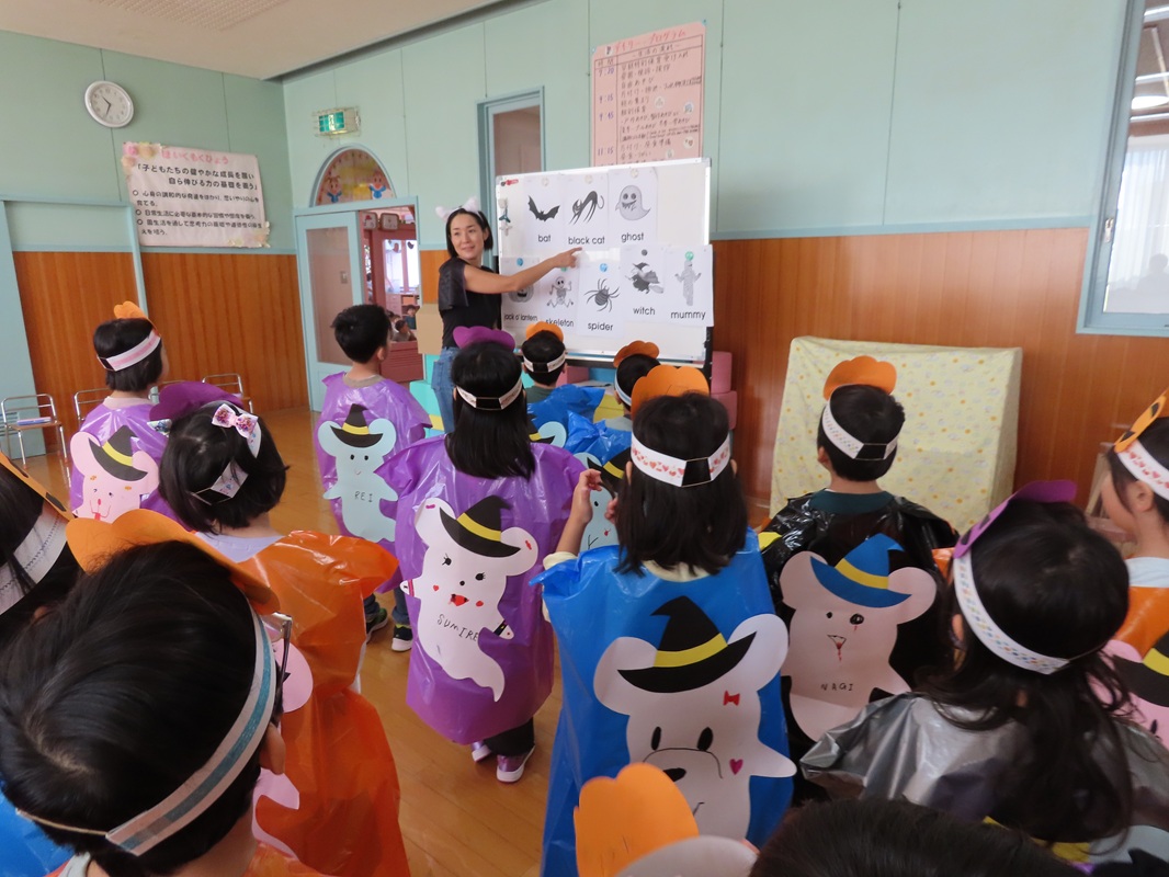 Smile a lot(英語)<br>(年長児 月2回)