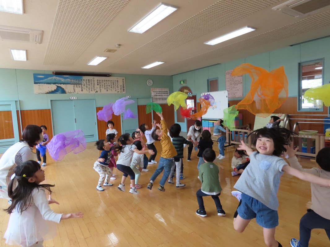 ぽっぷんあわ~(音楽)<br>(年長、年中児 月2回)